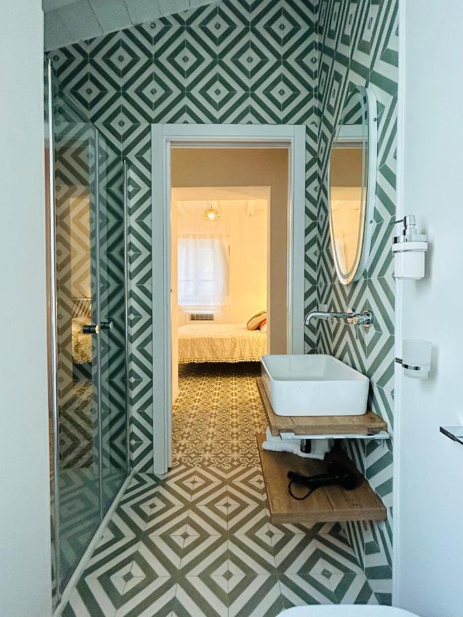 Palazzo Ma.Ri.Lu. Hotel Càbras Екстериор снимка