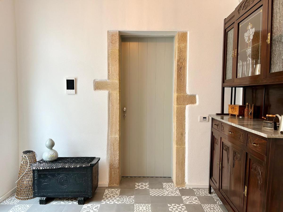 Palazzo Ma.Ri.Lu. Hotel Càbras Екстериор снимка