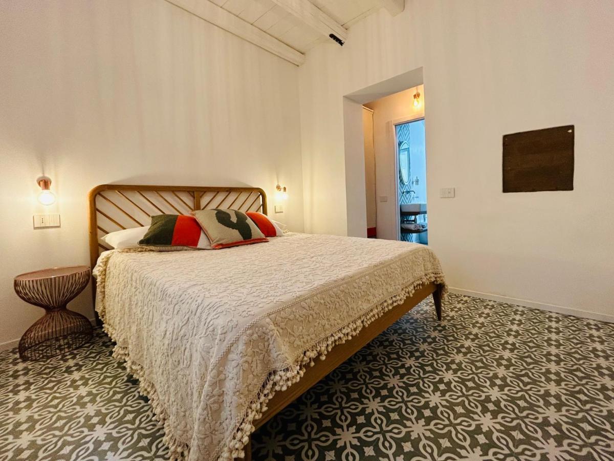 Palazzo Ma.Ri.Lu. Hotel Càbras Екстериор снимка